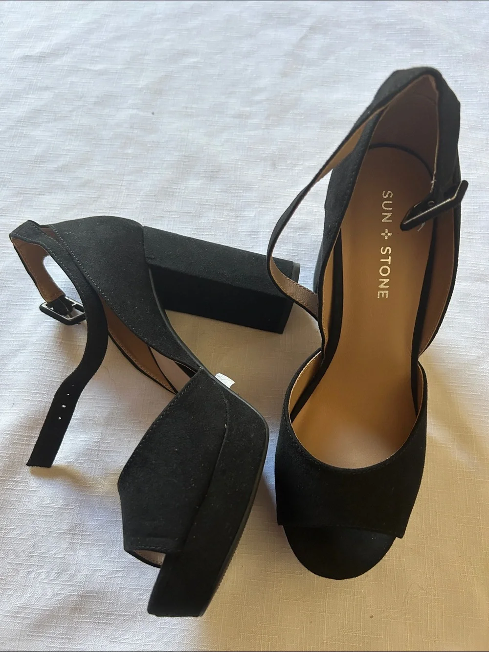 Sun + Stone classic black